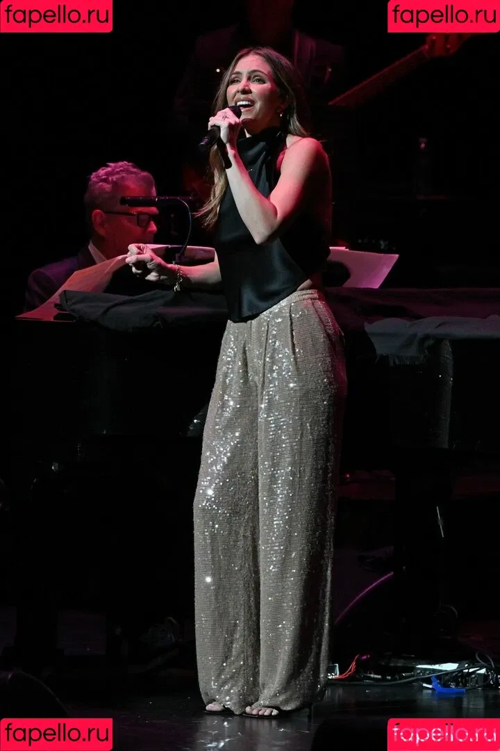 Katharine Foster / Katharine McPhee / katharinefoster Onlyfans Photo Gallery 