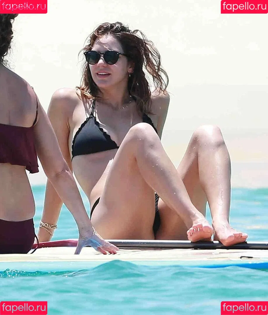 Katharine Foster / Katharine McPhee / katharinefoster Onlyfans Photo Gallery 