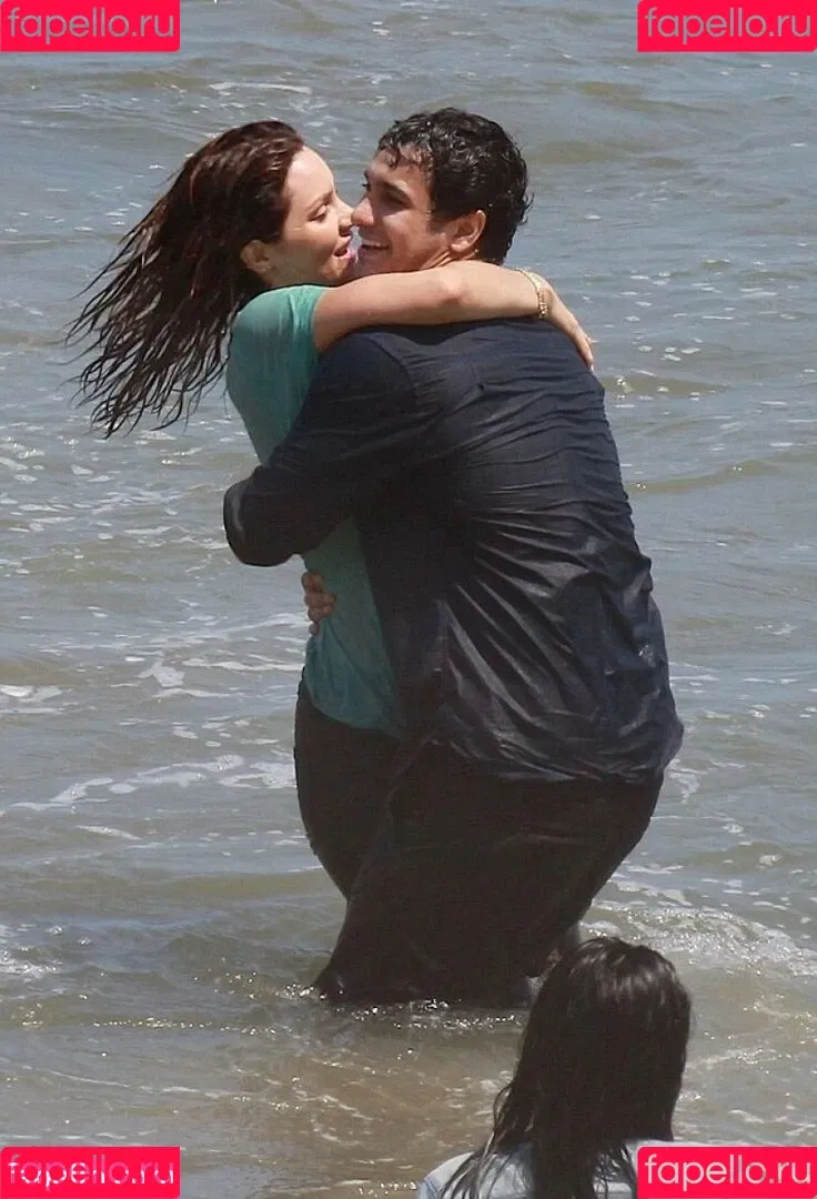 Katharine Foster / Katharine McPhee / katharinefoster Onlyfans Photo Gallery 