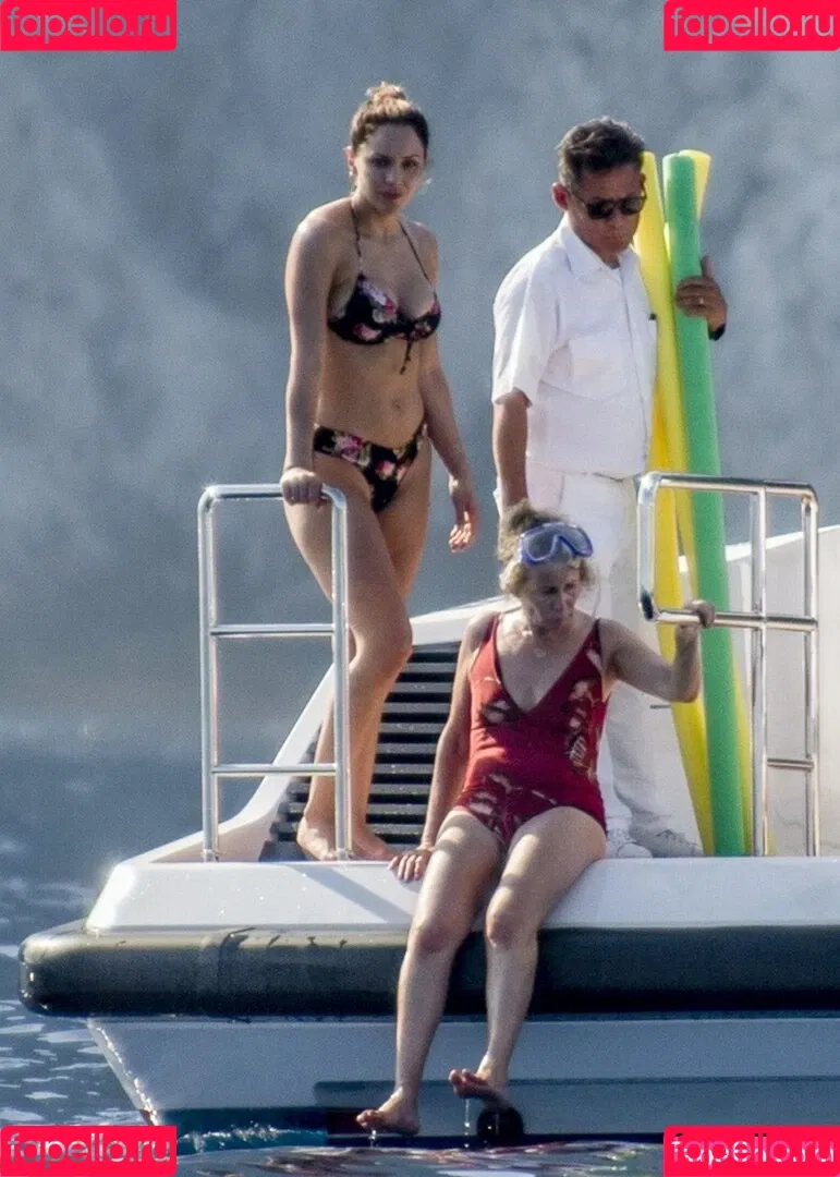 Katharine Foster / Katharine McPhee / katharinefoster Onlyfans Photo Gallery 