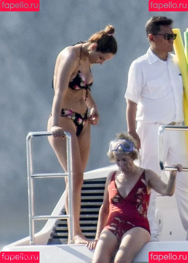 Katharine Foster / Katharine McPhee / katharinefoster Onlyfans Photo Gallery 