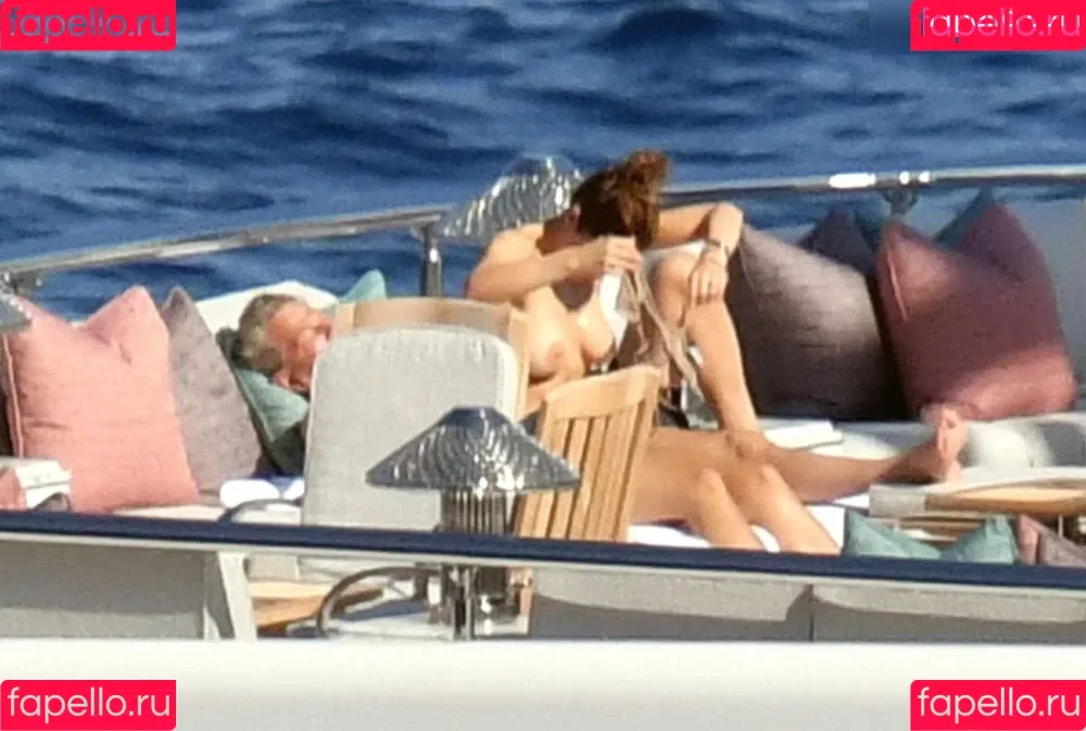 Katharine Foster / Katharine McPhee / katharinefoster Onlyfans Photo Gallery 