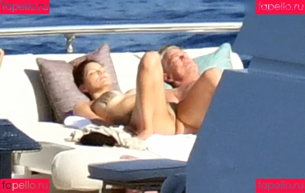 Katharine Foster / Katharine McPhee / katharinefoster Onlyfans Photo Gallery 