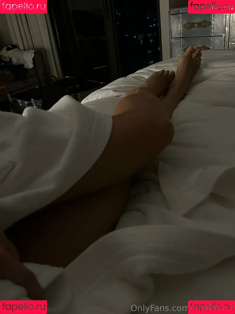 anaknoxx / imanaknoxx / sophmoreschoolgirl Onlyfans Photo Gallery 