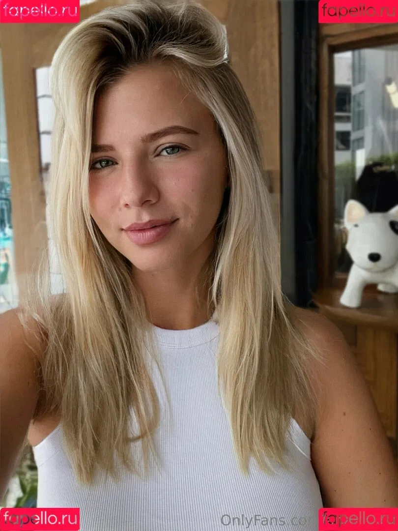 anaknoxx / imanaknoxx / sophmoreschoolgirl Onlyfans Photo Gallery 