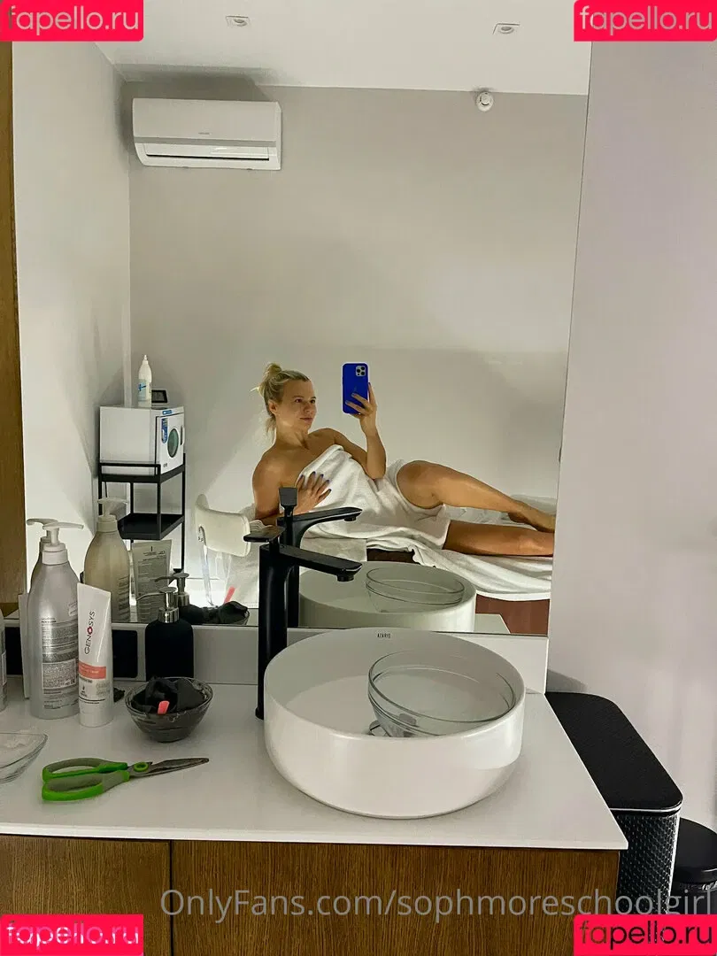 anaknoxx / imanaknoxx / sophmoreschoolgirl Onlyfans Photo Gallery 