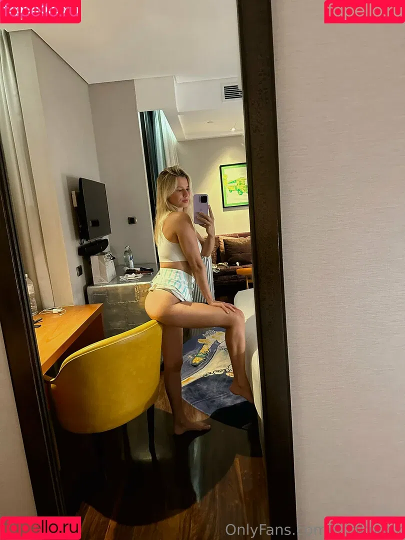 anaknoxx / imanaknoxx / sophmoreschoolgirl Onlyfans Photo Gallery 