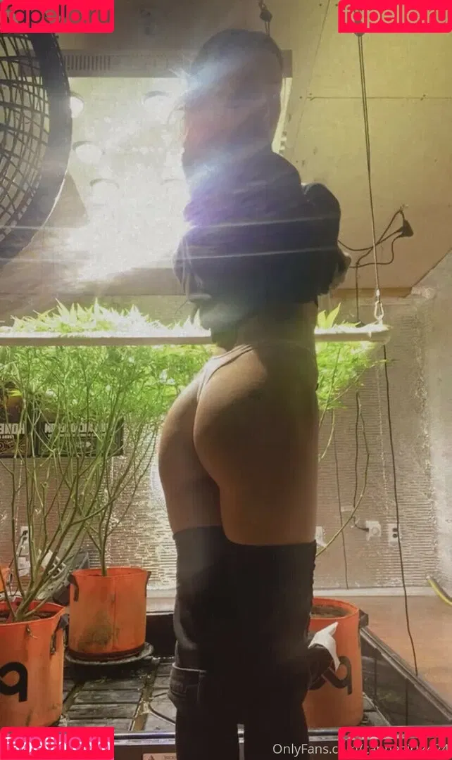 Ccmoana / cannagirl2424 / ccannabbiss / ccannabbiss23 / whittlecc Onlyfans Photo Gallery 