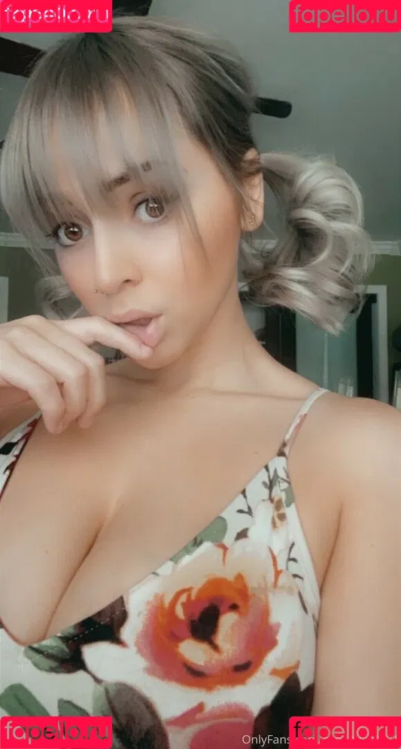 Ccmoana / cannagirl2424 / ccannabbiss / ccannabbiss23 / whittlecc Onlyfans Photo Gallery 