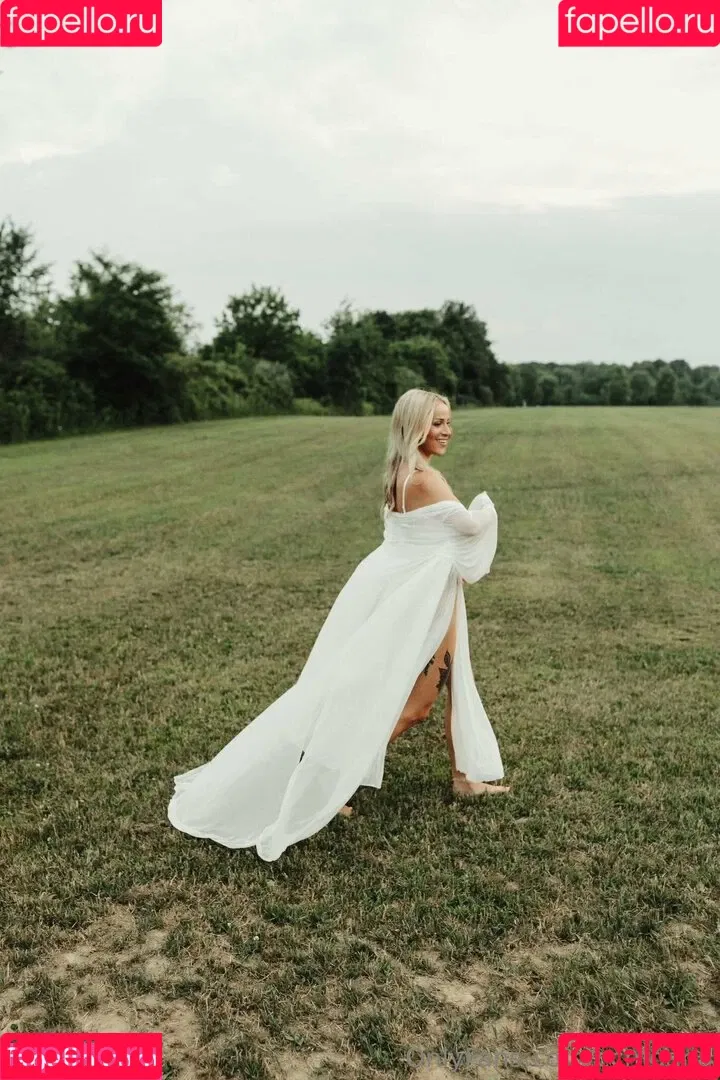 Ccmoana / cannagirl2424 / ccannabbiss / ccannabbiss23 / whittlecc Onlyfans Photo Gallery 