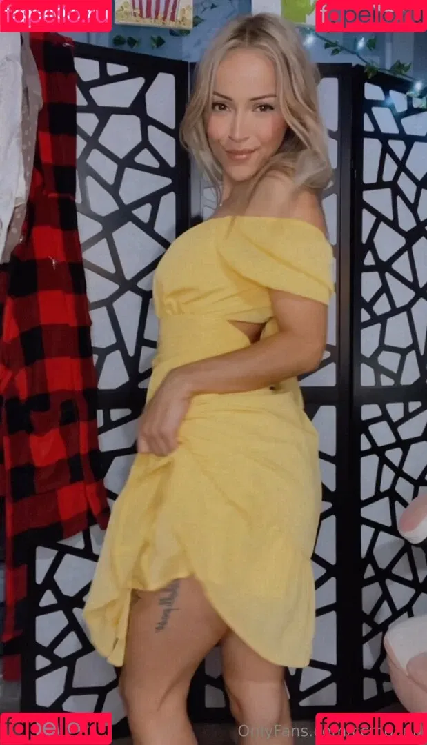 Ccmoana / cannagirl2424 / ccannabbiss / ccannabbiss23 / whittlecc Onlyfans Photo Gallery 