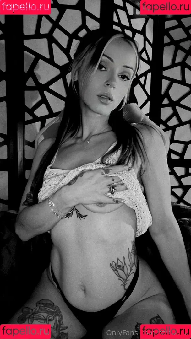 Ccmoana / cannagirl2424 / ccannabbiss / ccannabbiss23 / whittlecc Onlyfans Photo Gallery 