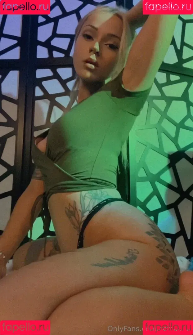 Ccmoana / cannagirl2424 / ccannabbiss / ccannabbiss23 / whittlecc Onlyfans Photo Gallery 