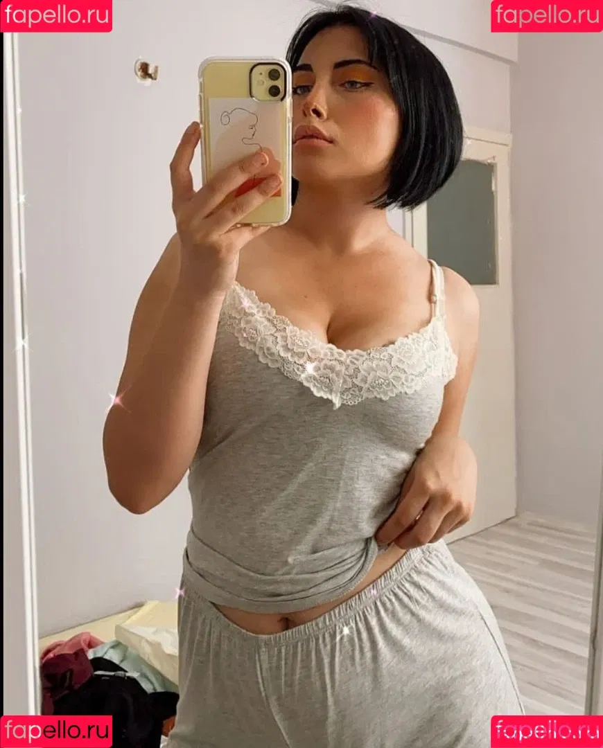 Dilan Dere / diddilala / dilanderea / onlydilandere Onlyfans Photo Gallery 