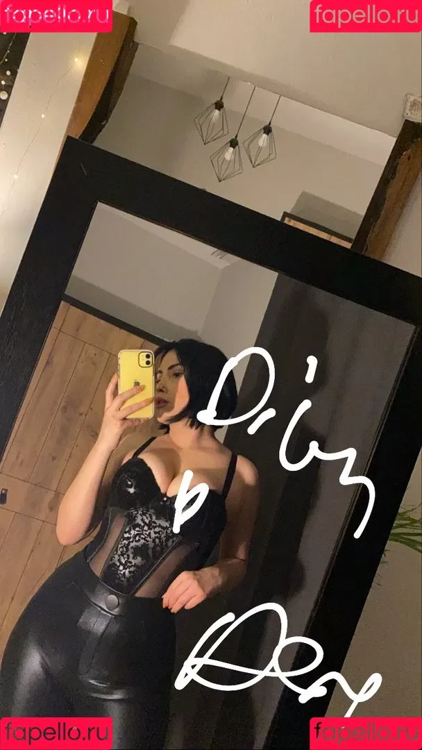 Dilan Dere / diddilala / dilanderea / onlydilandere Onlyfans Photo Gallery 