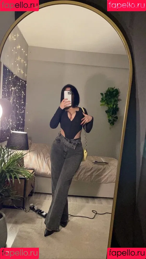 Dilan Dere / diddilala / dilanderea / onlydilandere Onlyfans Photo Gallery 