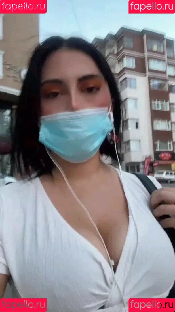 Dilan Dere / diddilala / dilanderea / onlydilandere Onlyfans Photo Gallery 