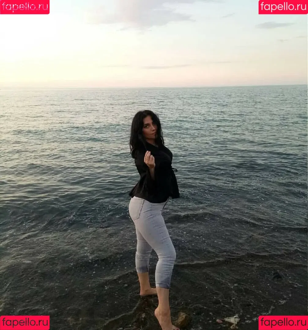 Dilan Dere / diddilala / dilanderea / onlydilandere Onlyfans Photo Gallery 