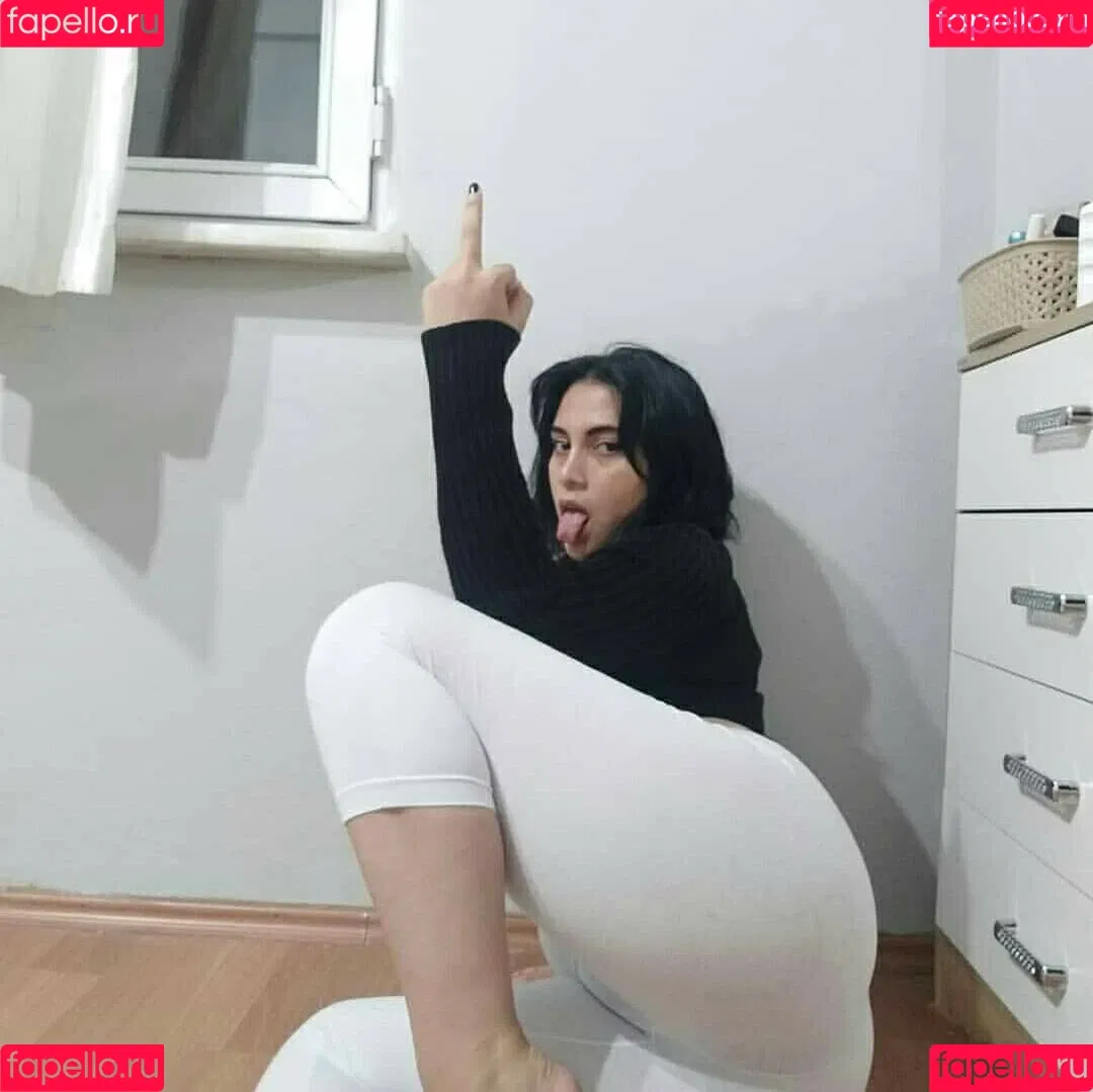 Dilan Dere / diddilala / dilanderea / onlydilandere Onlyfans Photo Gallery 