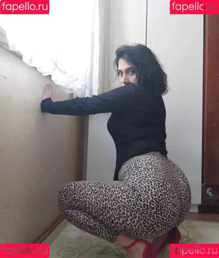 Dilan Dere / diddilala / dilanderea / onlydilandere Onlyfans Photo Gallery 