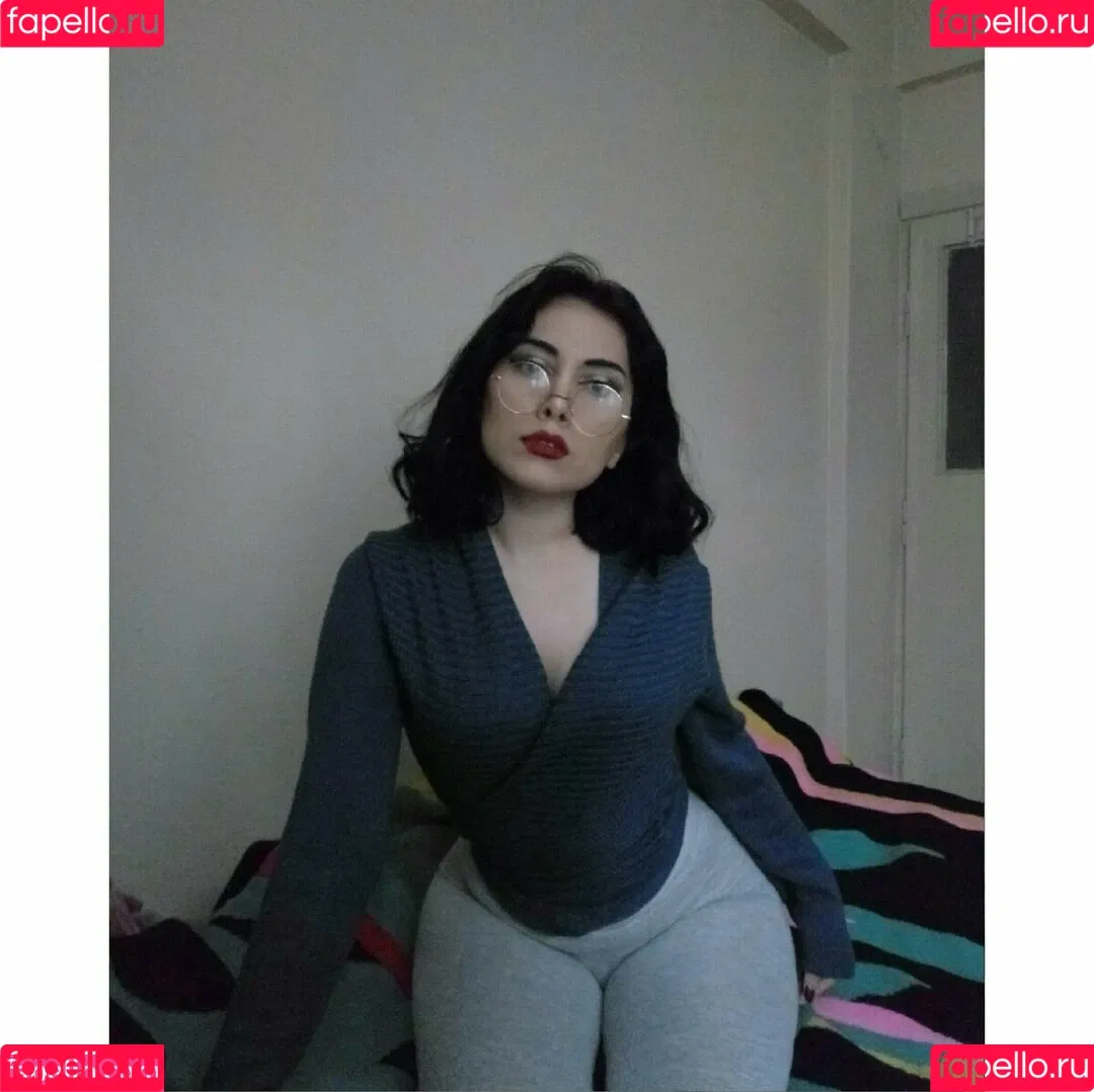 Dilan Dere / diddilala / dilanderea / onlydilandere Onlyfans Photo Gallery 