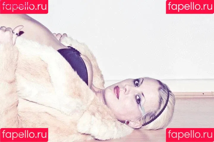 Pia Tillmann / piatillmann Onlyfans Photo Gallery 