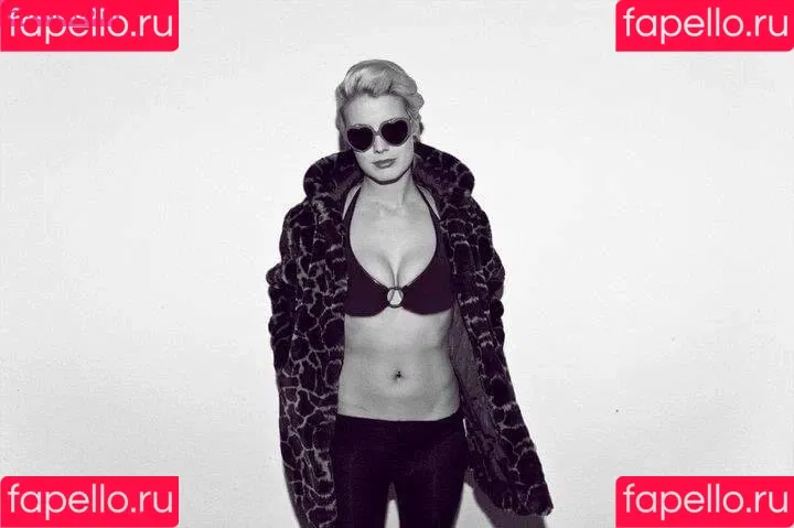 Pia Tillmann / piatillmann Onlyfans Photo Gallery 