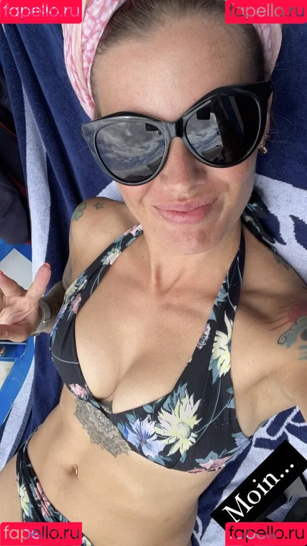 Pia Tillmann / piatillmann Onlyfans Photo Gallery 