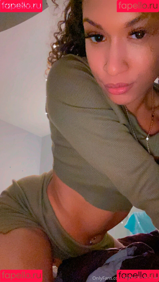 asstoldbyginger / nyaaaayn Onlyfans Photo Gallery 