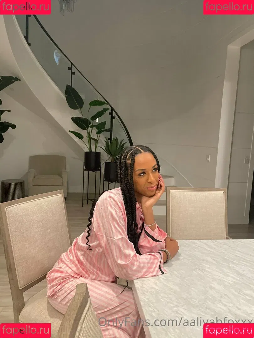 aaliyah.foxx / aaliyahfoxxx Onlyfans Photo Gallery 