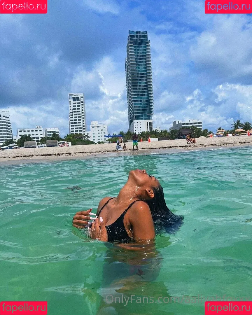 aaliyah.foxx / aaliyahfoxxx Onlyfans Photo Gallery 