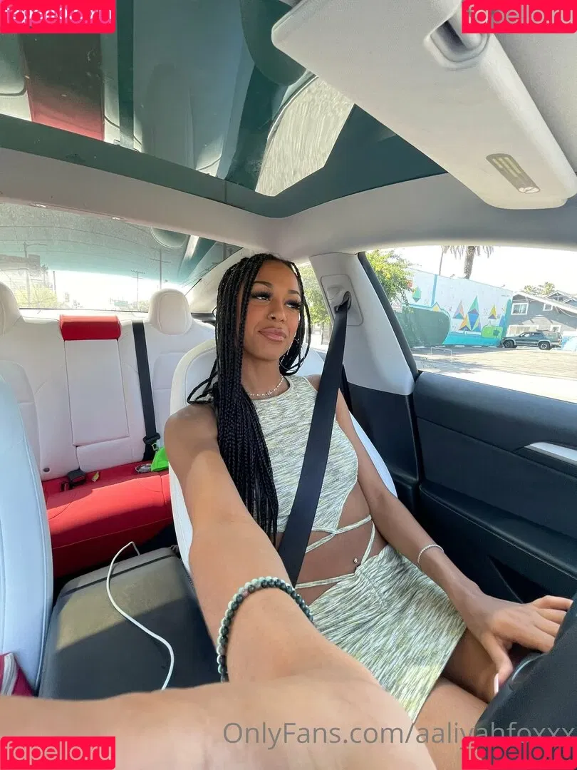 aaliyah.foxx / aaliyahfoxxx Onlyfans Photo Gallery 