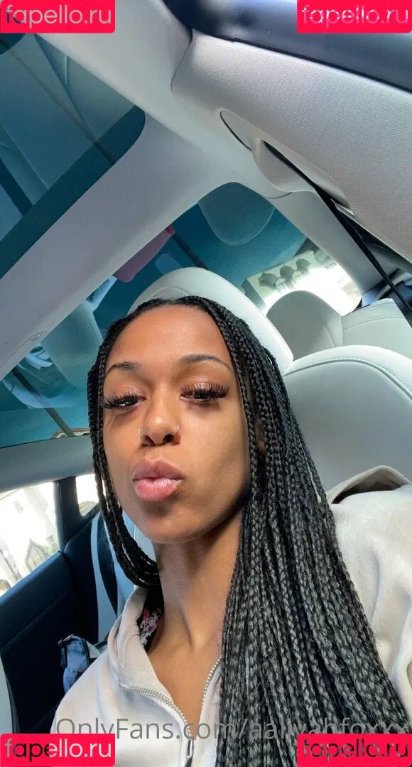 aaliyah.foxx / aaliyahfoxxx Onlyfans Photo Gallery 
