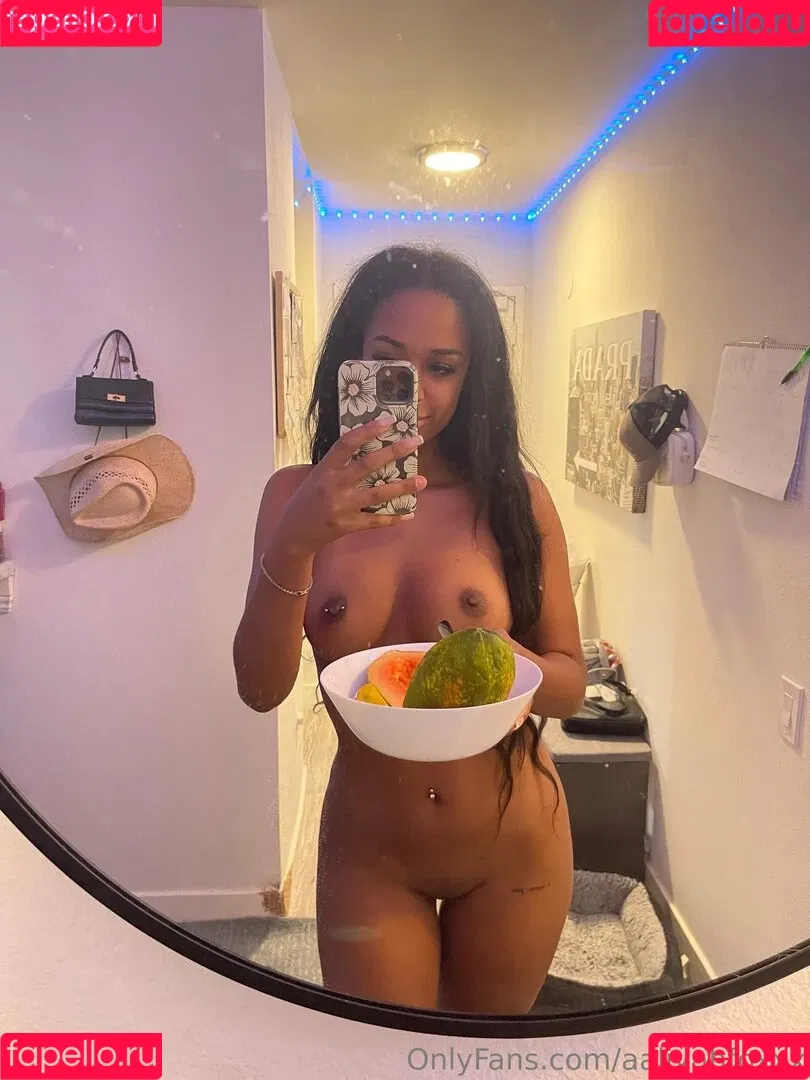 aaliyah.foxx / aaliyahfoxxx Onlyfans Photo Gallery 