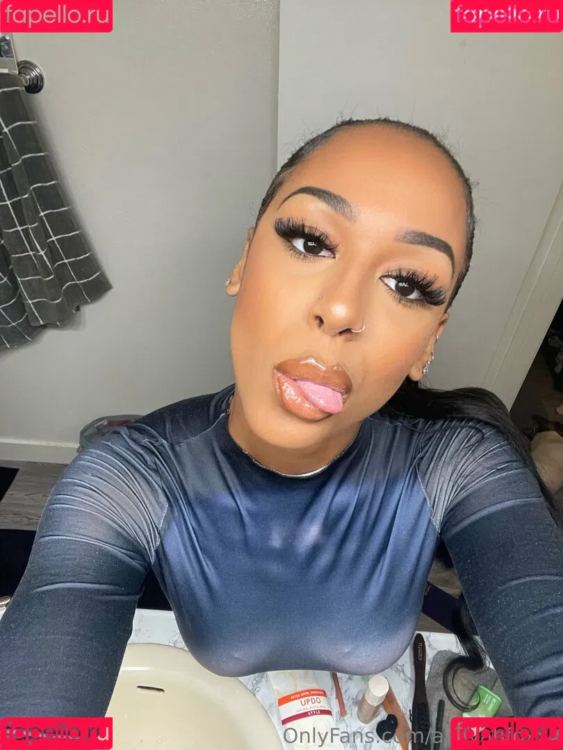 aaliyah.foxx / aaliyahfoxxx Onlyfans Photo Gallery 