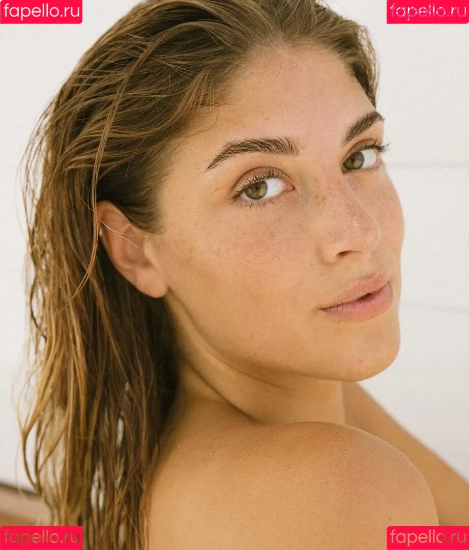 Morena Bradas / morenabradas / tumorenahotbb Onlyfans Photo Gallery 