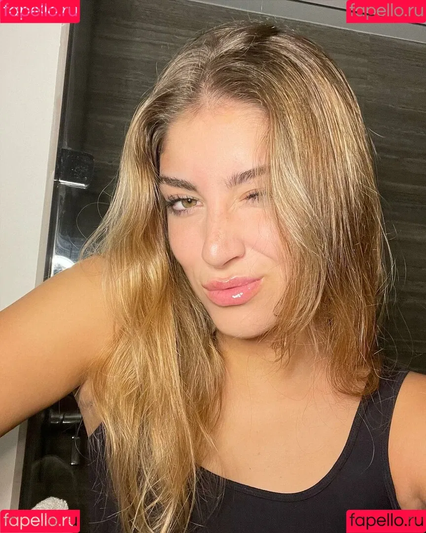 Morena Bradas / morenabradas / tumorenahotbb Onlyfans Photo Gallery 