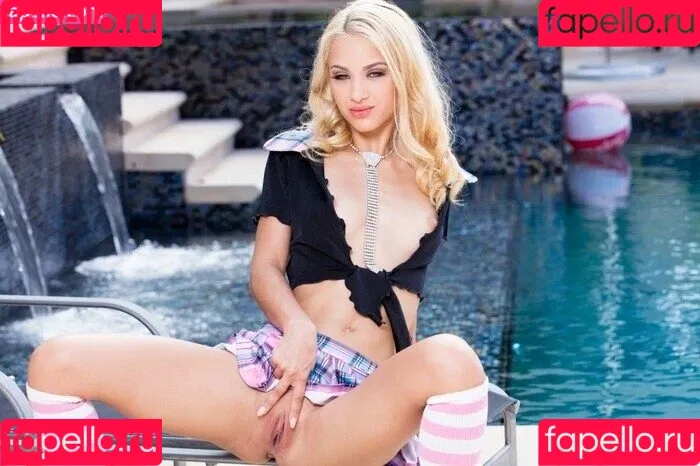 Uma Jolie / officialumajoliee / umajoliexxx Onlyfans Photo Gallery 