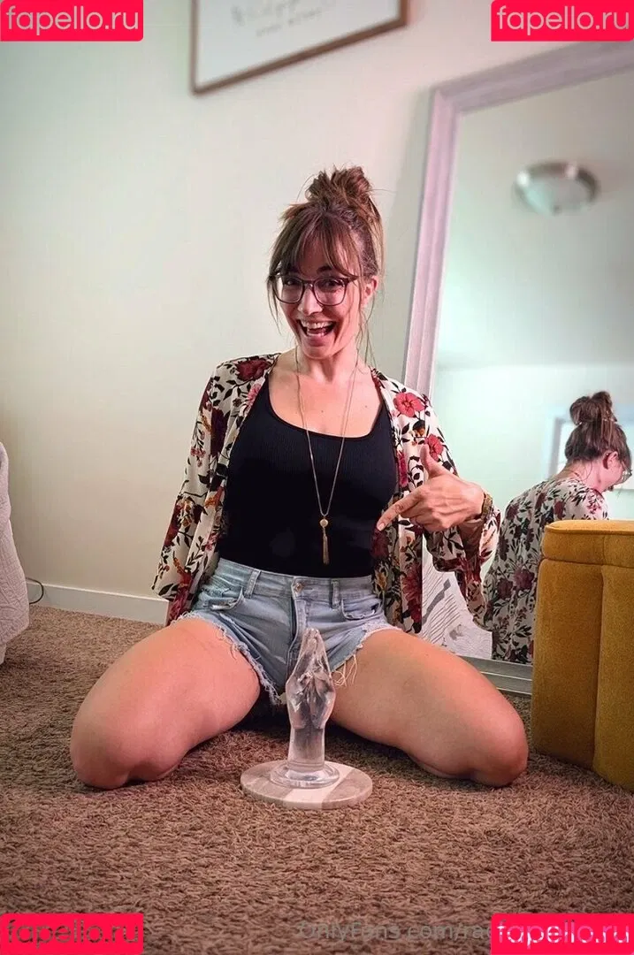 rae80085-free / rae_80085 Onlyfans Photo Gallery 