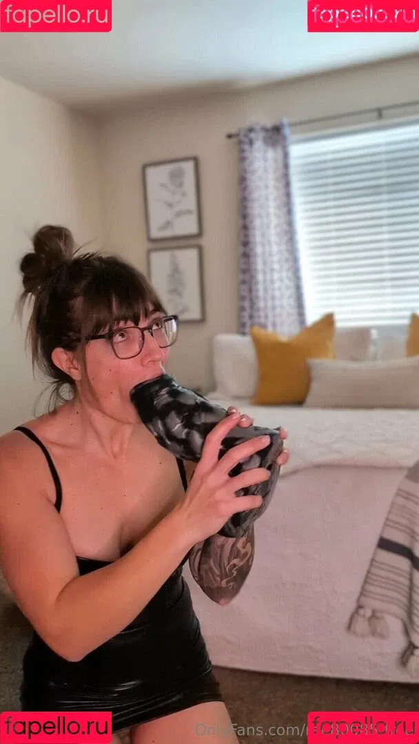 rae80085-free / rae_80085 Onlyfans Photo Gallery 