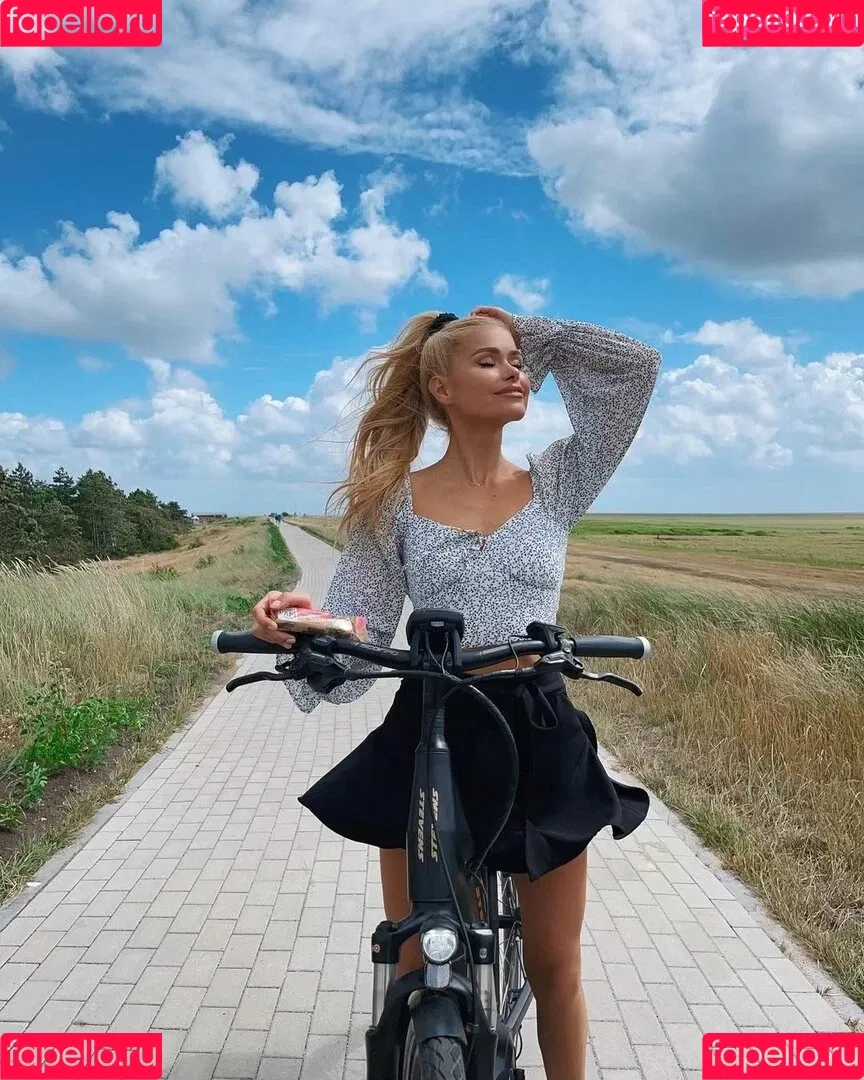 Pamela Reif / pamela_rf Onlyfans Photo Gallery 