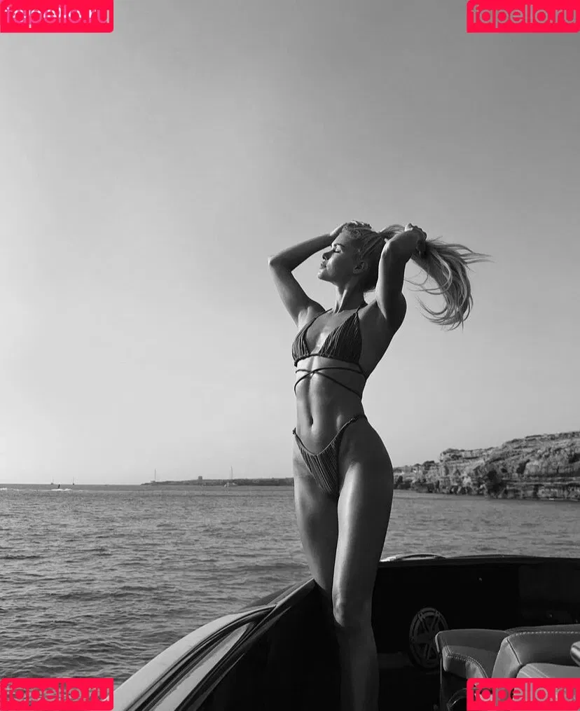 Pamela Reif / pamela_rf Onlyfans Photo Gallery 