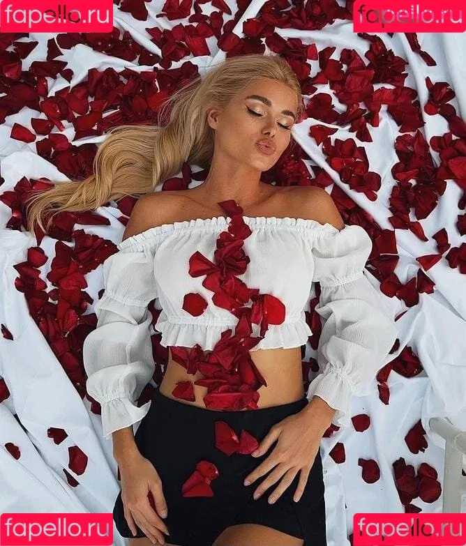 Pamela Reif / pamela_rf Onlyfans Photo Gallery 