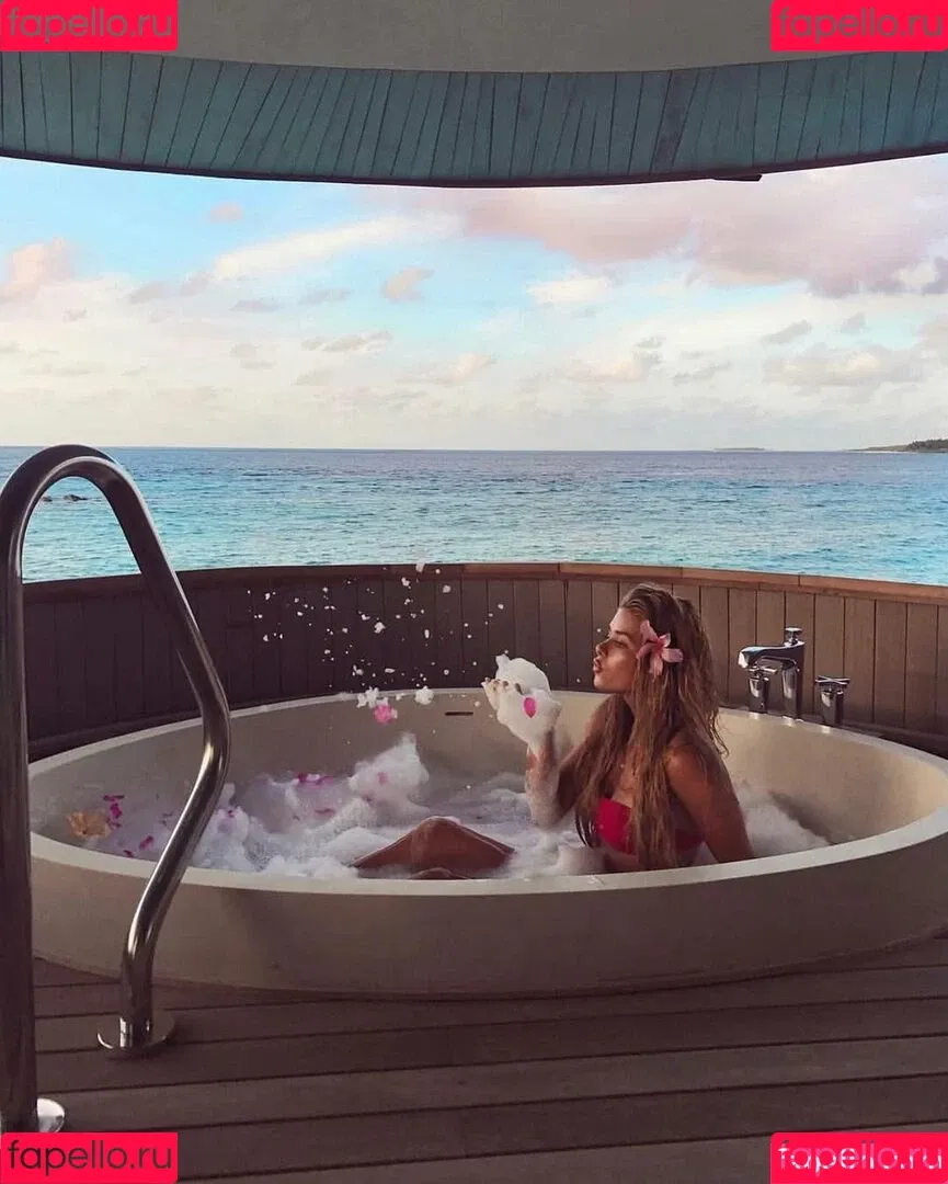 Pamela Reif / pamela_rf Onlyfans Photo Gallery 