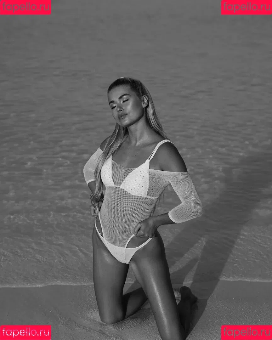 Pamela Reif / pamela_rf Onlyfans Photo Gallery 