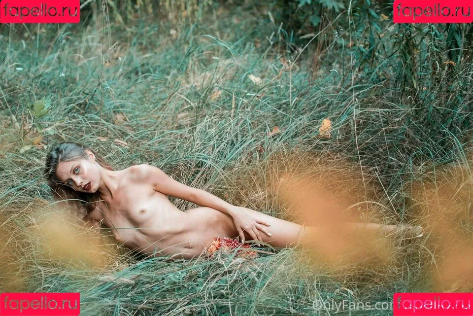 Amelie Lou / amelielou / amelielou4u / amelielou4u2 Onlyfans Photo Gallery 