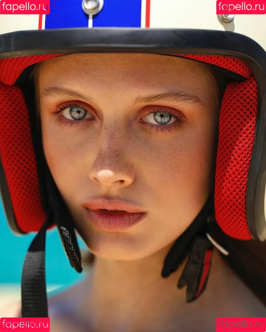 Amelie Lou / amelielou / amelielou4u / amelielou4u2 Onlyfans Photo Gallery 