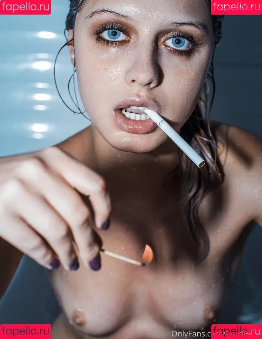 Amelie Lou / amelielou / amelielou4u / amelielou4u2 Onlyfans Photo Gallery 