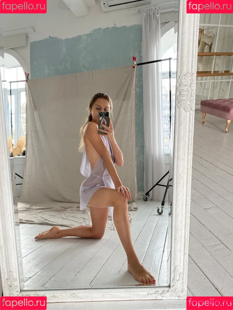 Amelie Lou / amelielou / amelielou4u / amelielou4u2 Onlyfans Photo Gallery 