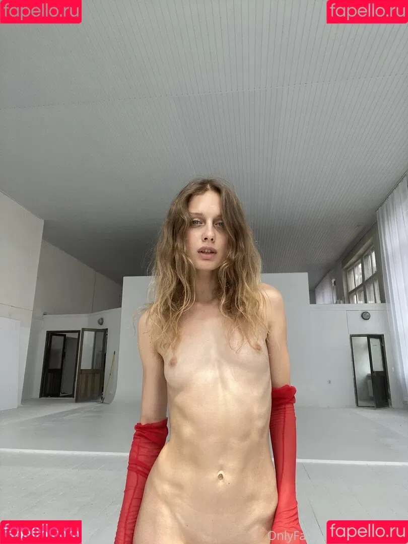 Amelie Lou / amelielou / amelielou4u / amelielou4u2 Onlyfans Photo Gallery 